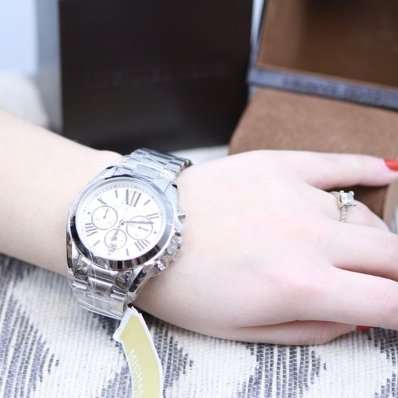NWT Authentic Michael Kors Bradshaw Silver Watch - Picture 5 of 7